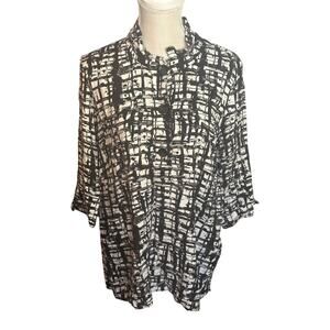à la carte Black & White Geometric Tunic Top V-Neck 3/4 Sleeve Size Medium
